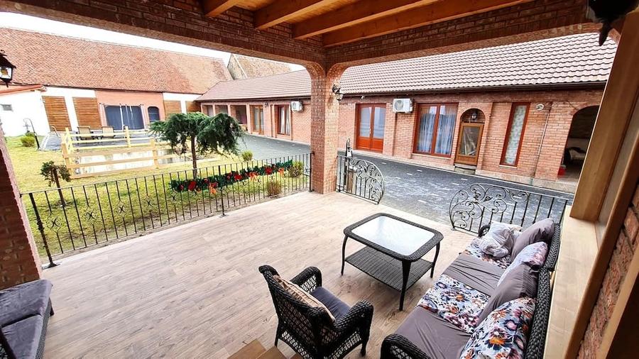 Casă cu Teren 2550 Mp în Central