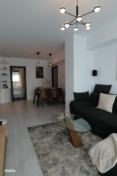 Apartament cu 3 camere semidecomandat în Central