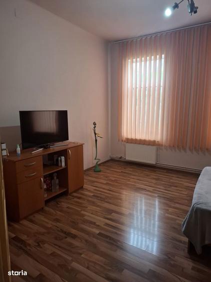 Casă cu 3 camere cu Teren 1200 Mp în Pârneava