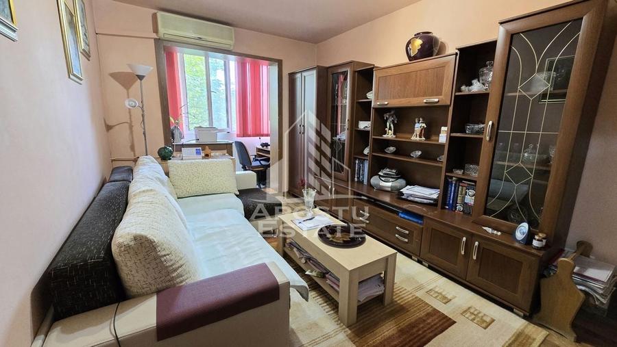 Apartament cu 3 camere, etaj intermediar, zona Dacia - 2