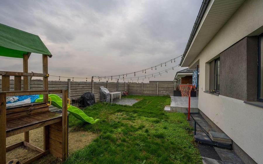 Vila parter mobilata si utilata Tunari - 4