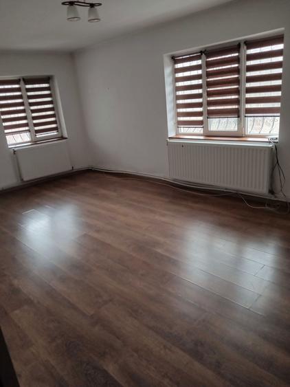 Vand spatiu comercial 350 mp in Ticleni - 4