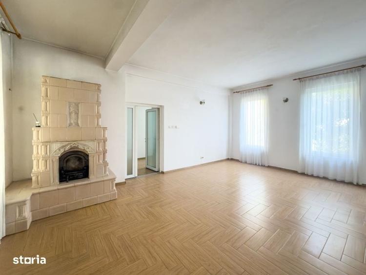 Casă cu 4 camere în Central