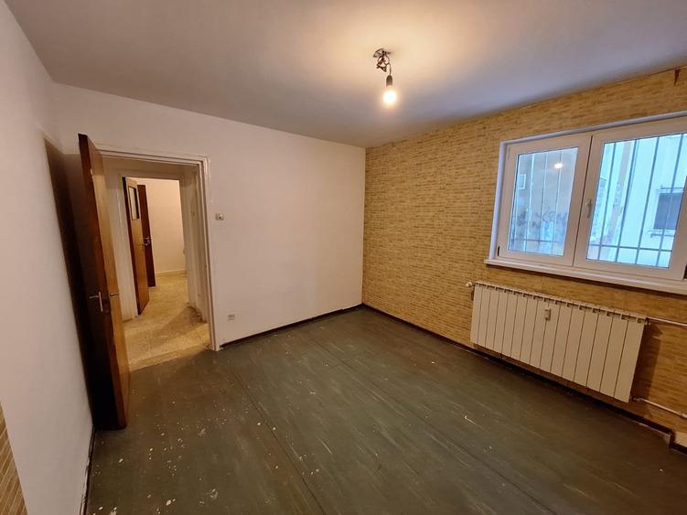 Drumul Taberei 34 - Metrou Tudor Vladimirescu, bloc reabilitat, decomandat,51 mp - 4