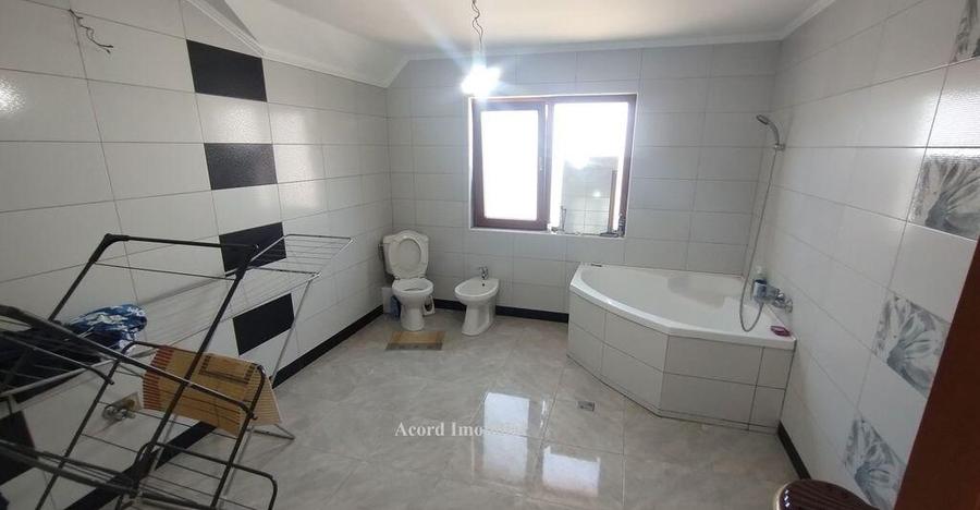 Casa caramida cu placa de beton, Valu lui Traian - 31