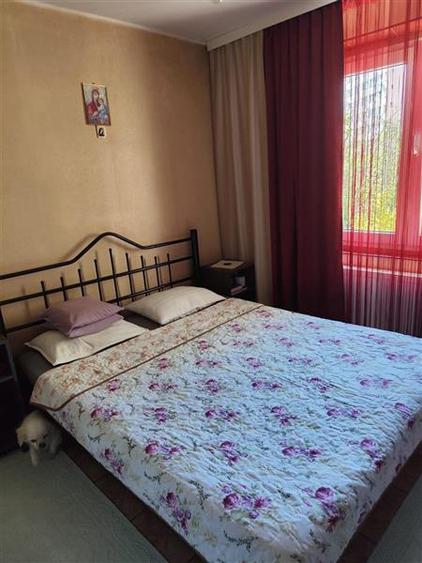 Apartament cu 3 camere semidecomandat în Fizicienilor