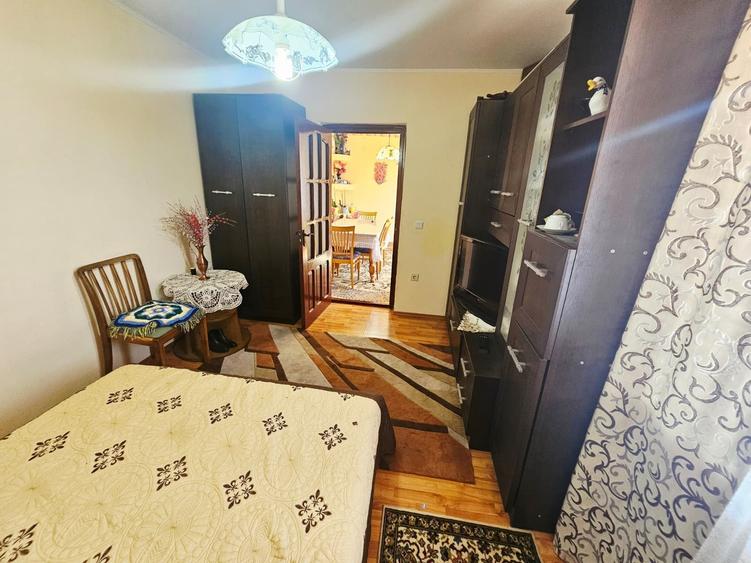 Casă spațioasă cu 9 camere în Strejnicu – pentru locuință, birouri - 52