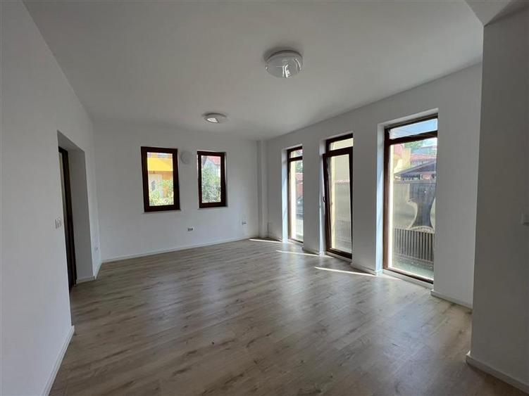 Casa cu 4 camere, 180 mp, situata in cartierul Europa! - 1