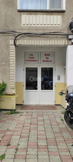 Vand Apartament 3 Camere Micro 6