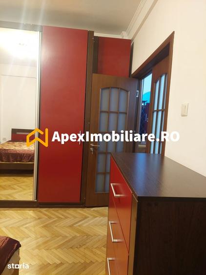Apartament cu 3 camere semidecomandat în Ștefan cel Mare