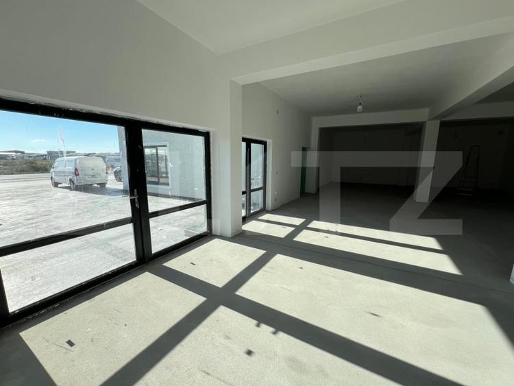 Showroom/Hala de inchiriat, 290 mp + teren 1.000 mp - 3