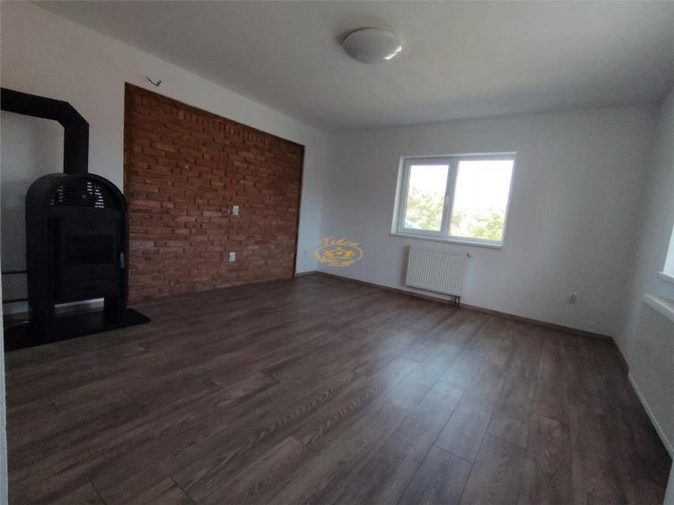 Casă cu 2 camere cu Teren 422 Mp în Vale