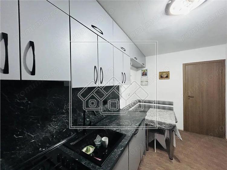 Ap cu 2 camere, decomandat, etaj 3 4, bloc cu lift, Turnisor