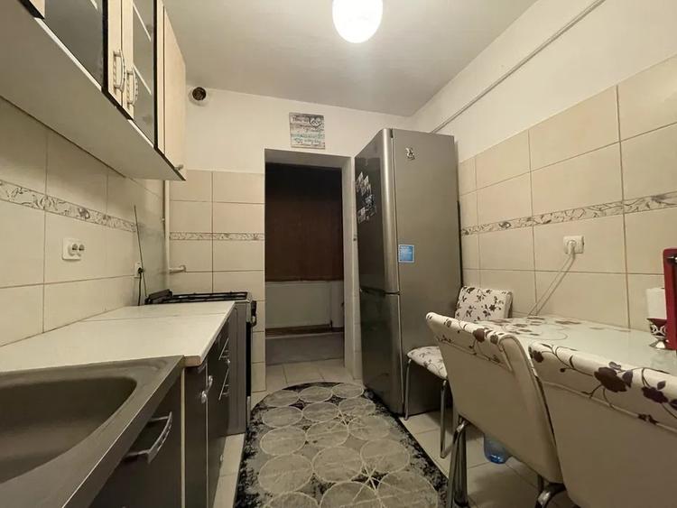 Apartament cu 2 camere, decomandat, zona Galata - 4