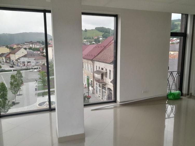 Spatiu comercial de inchiriat - 3