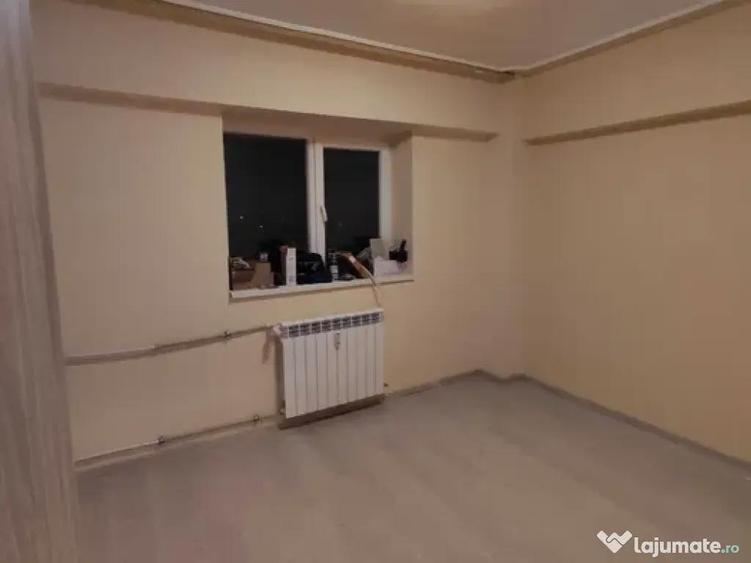Proprietar inchiriez Apartament 3 camere,renovat, 1 min. de metrou Aparatorii Patriei - 1