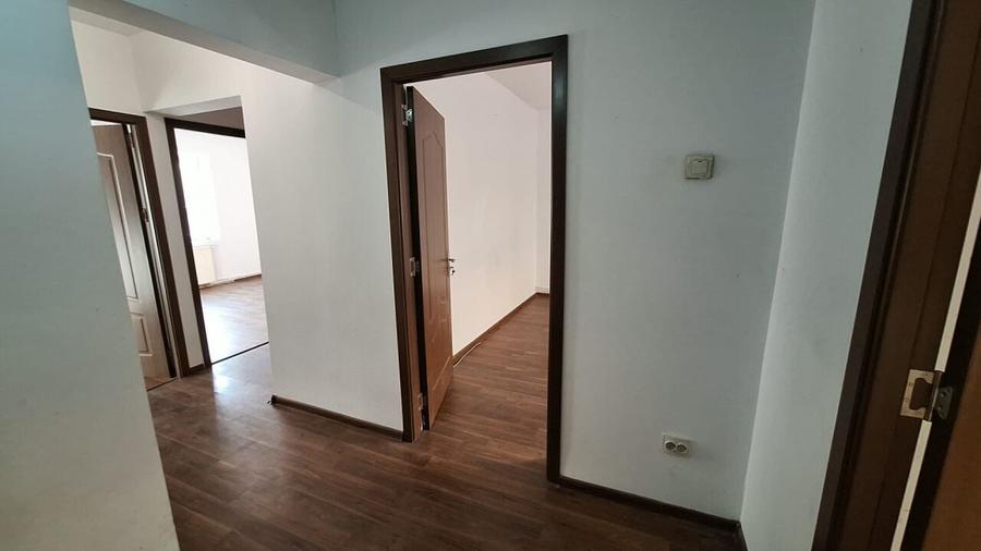 Dristor- Rm Valcea  metrou  3 minute- 3 camere - 1