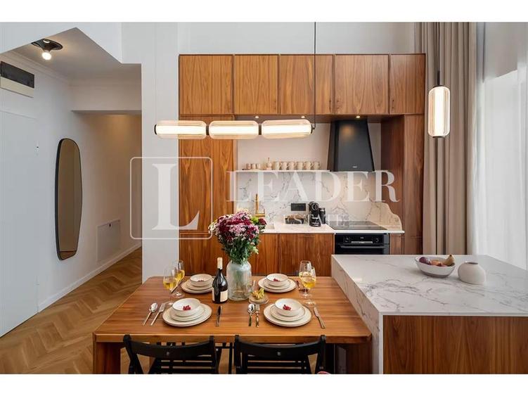 Apartament cu 3 camere decomandat, mobilat în Barbu Văcărescu