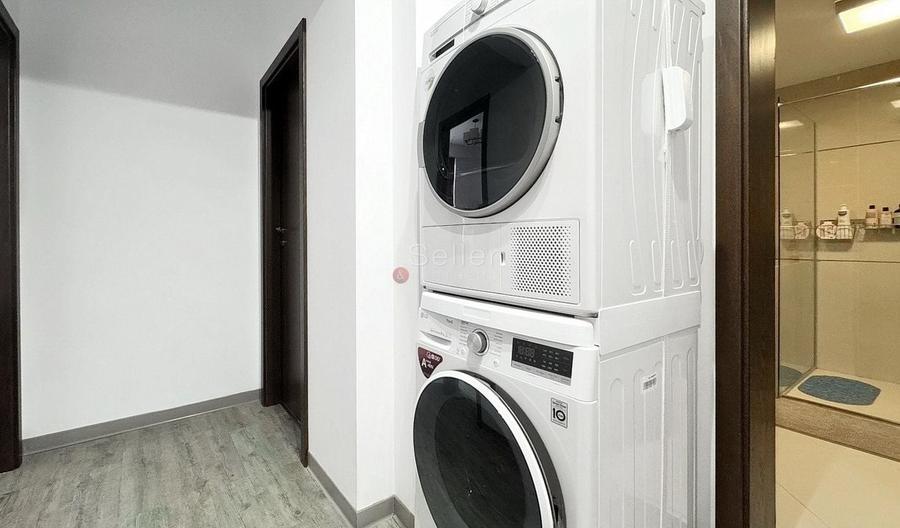 Terase generoase cu vederea spre padure - 8