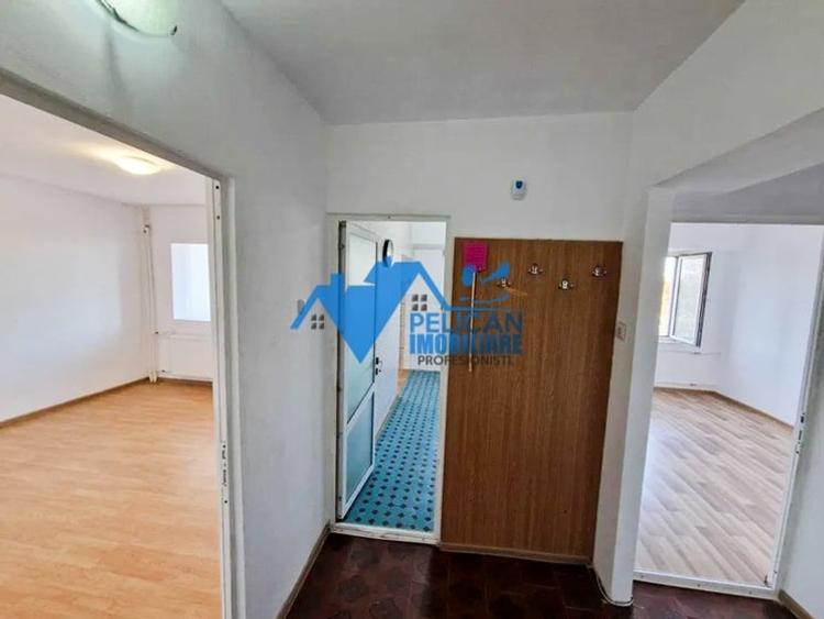 Pelican, 2 camere, decomandat, ETAJ 2 - 4