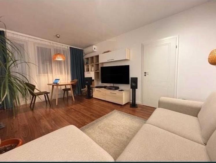 Apartament cu 2 camere semidecomandat în 1 Mai