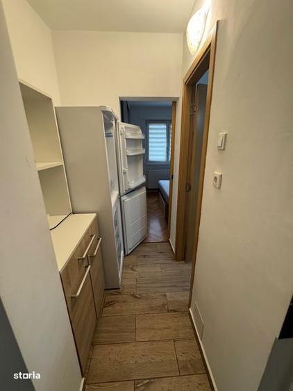 Inchiriez apartament 3 camere - 1