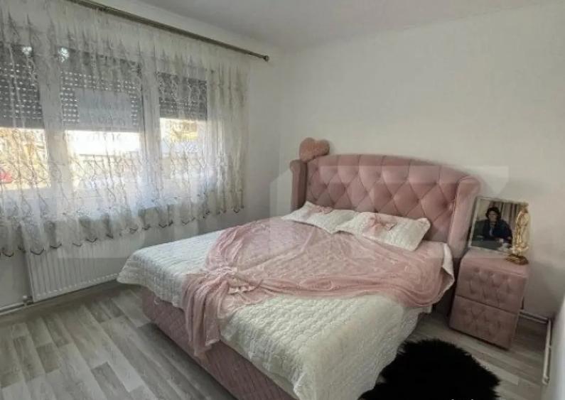 Apartament de vanzare 3 camere decomandat, zona Micro 16 - 4