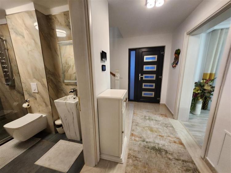 Casă individuală cu 7 camere cu Canalizare în Burdujeni
