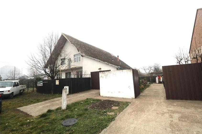 Casa 200 mp+ teren 1100 mp, 2 fronturi stradale - 1