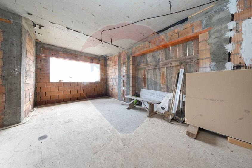 Casă P+1 la roșu + anexă mobilată - 26