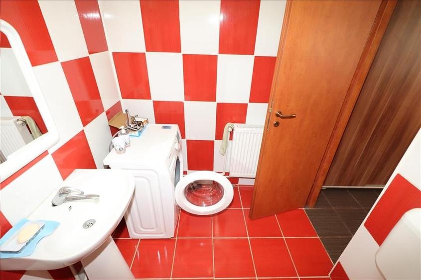 Garsoniera de vanzare in zona Penny Obor , etaj 3 (mansarda) - 11