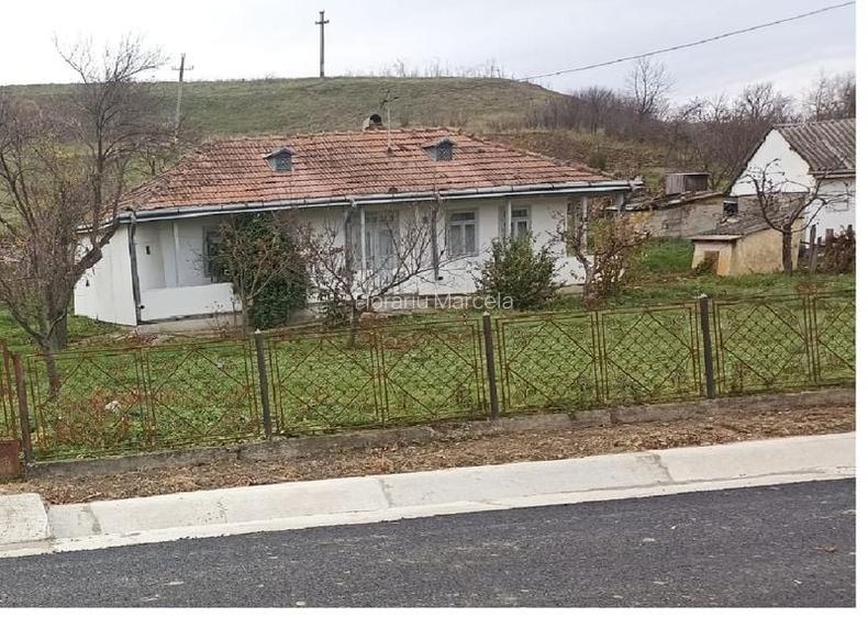 Casa cu 1800mp teren in Oraseni