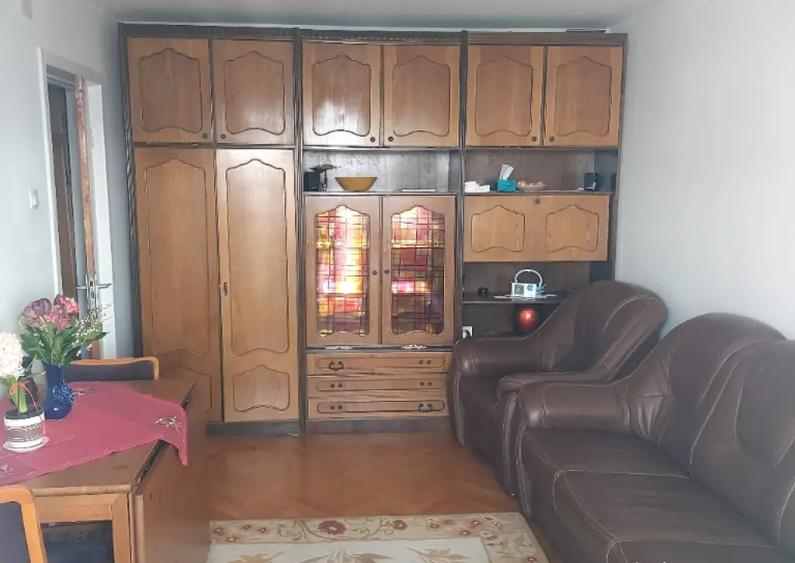 Vand apartament decomandat 4 camere in apropierea Pie?ei Titan metrou Nicolae Grigorescu - 1