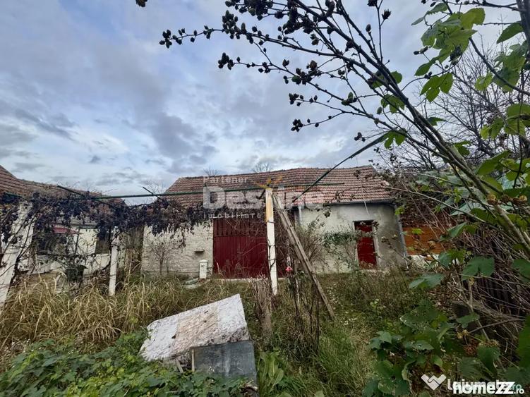 Casă cu 2 camere cu Canalizare în Uroi