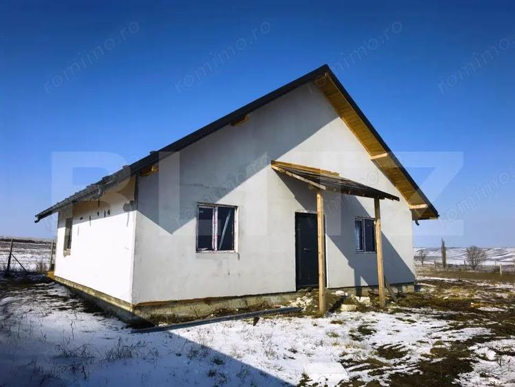 Casa parter cu pod inalt mansardabil Voinesti - 1