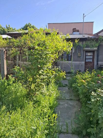 Propietar vand casa Bucurestii Noi,3 camere,140mp,deschidere 13mp,utilitati trase,teren constructie.