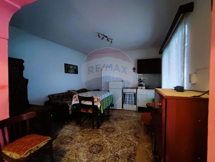 Casă cu farmec tradițional în Săliște – 1.000 mp teren, priveliște! - 7
