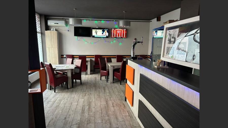 Spațiu comercial Roman - 1