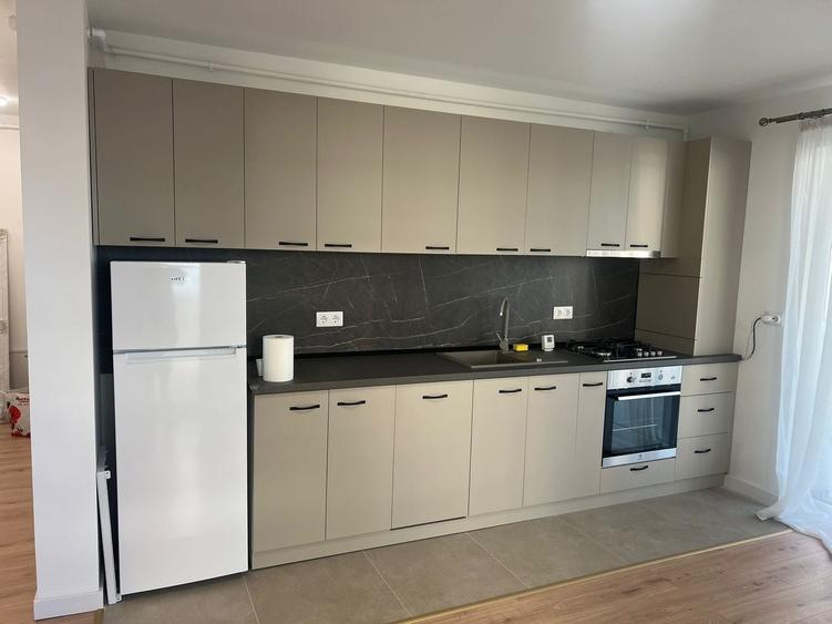 Apartament cu 3 camere, terasă de 26 mp și parcare subterană, Floresti - 4