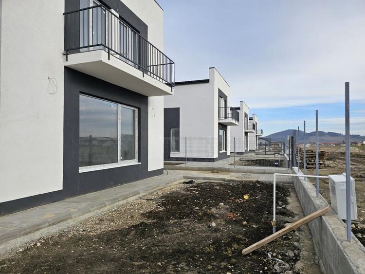 Casa individuala cu patru camere, Primaverii, Sanpetru - 11