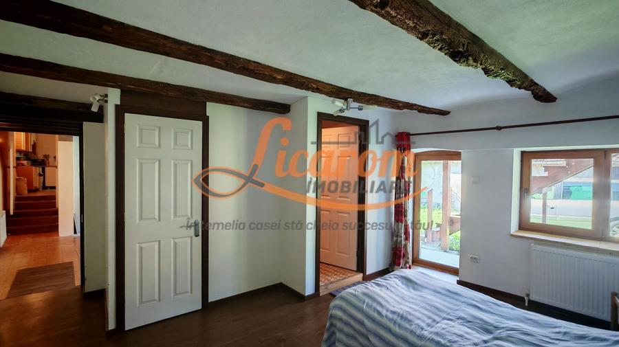 CASA SASEASCA comuna VULCAN,zona foarte buna,teren 3000 mp - 9