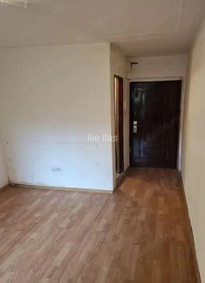 Vand garsoniera strada Patria, zona Boul rosu, Arad Vand garsoniera strada Patria, zona Boul rosu, Arad