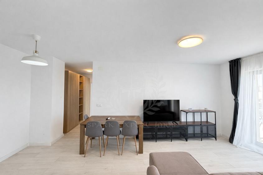 Apartament cu 3 camere decomandat, mobilat în Cantacuzino