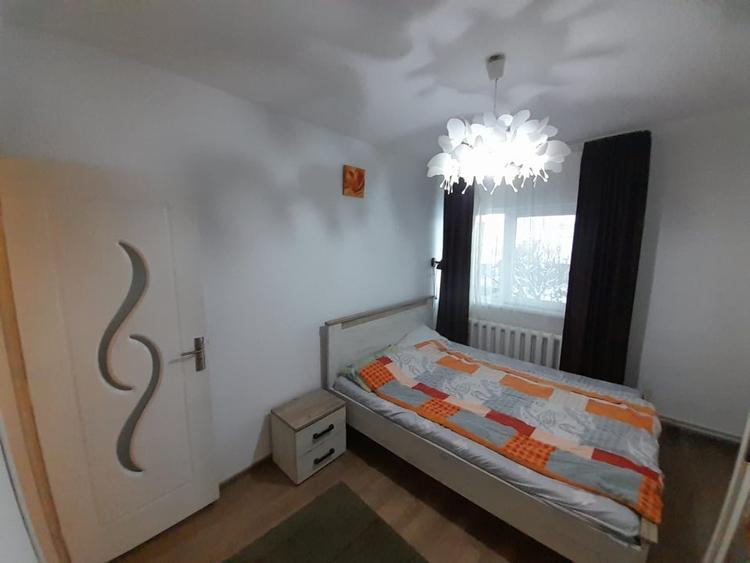 Apartament la casa , 2 camere, decomandat , strada Ghinzii - 6