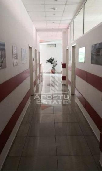 Spatii pentru birouri 500 mp Zona UTA - 5