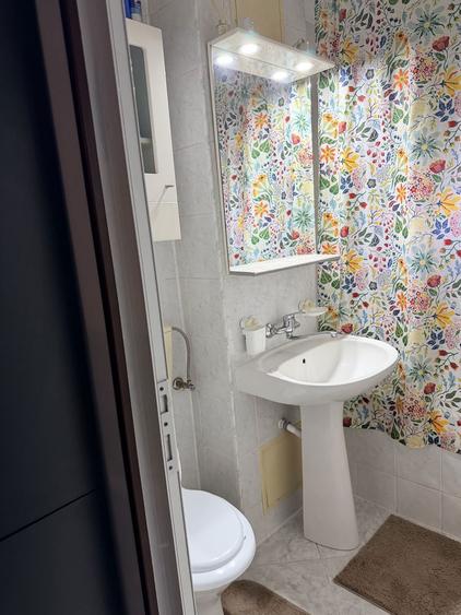 Inchiriez ap. 3 CAMERE/loc parcare - 2