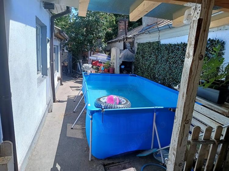 Casă cu 7 camere cu Teren 252 Mp în Exterior Vest
