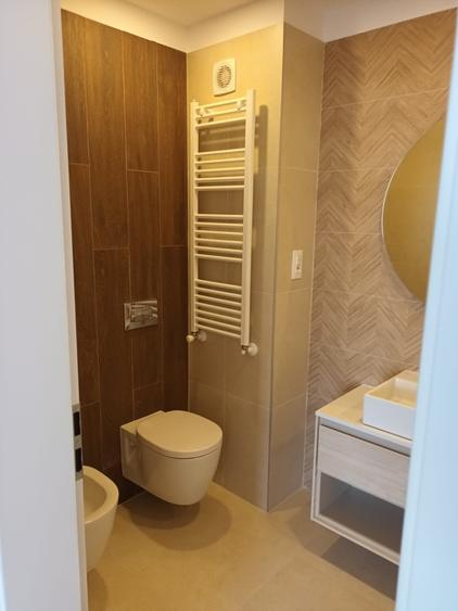 De inchiriat Apartament 4 camere - 6