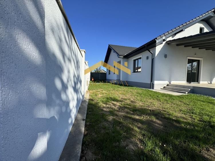 Casă individuală cu 4 camere cu Canalizare în Utvin