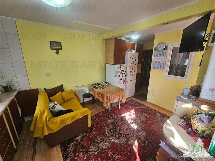 Casuta 3 camere placa peste etaj zona Margeanului - 11